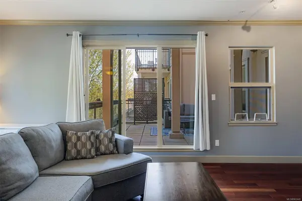 1642 McKenzie Ave #216, Saanich, BC V8N 0A3