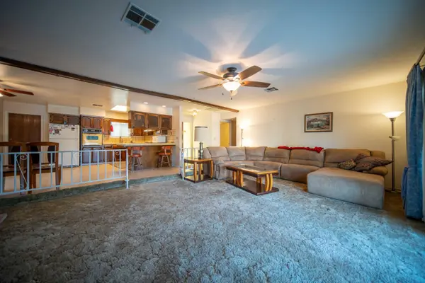 2100 S Jacob Street, Visalia, CA 93277