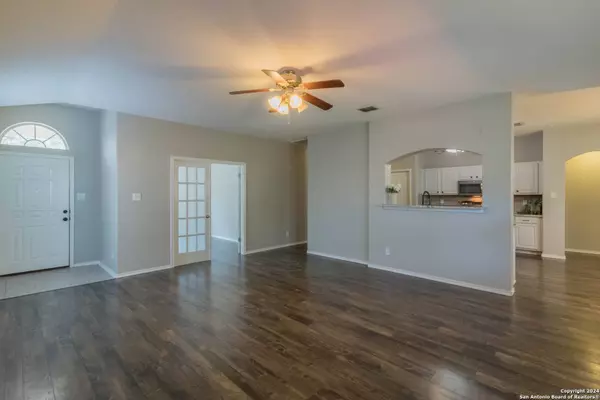 10807 Marot Fld, Helotes, TX 78023