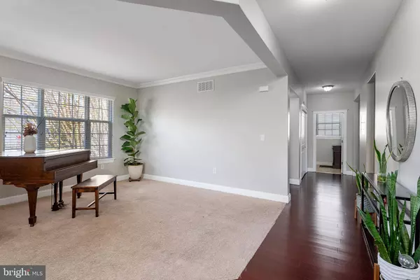 5 SHORELINE RD, Egg Harbor Township, NJ 08234