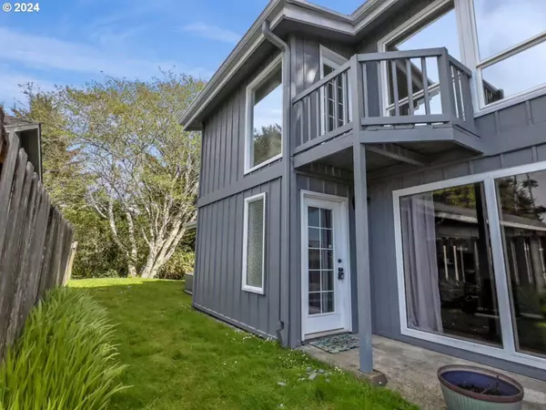 3710 SE DUNE AVE, Lincoln City, OR 97367