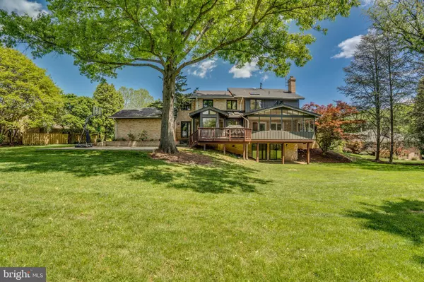 11304 CROSSING GLEN CT, Potomac, MD 20854