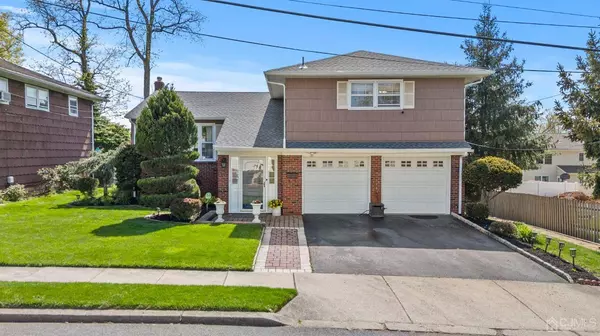 11 S Cliff RD, Colonia, NJ 07067