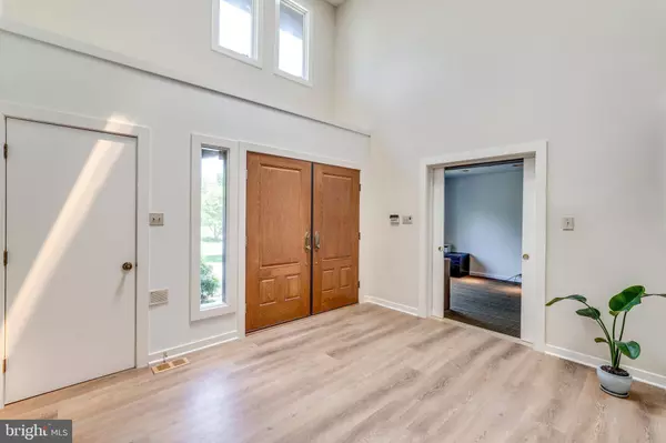 11304 CROSSING GLEN CT, Potomac, MD 20854