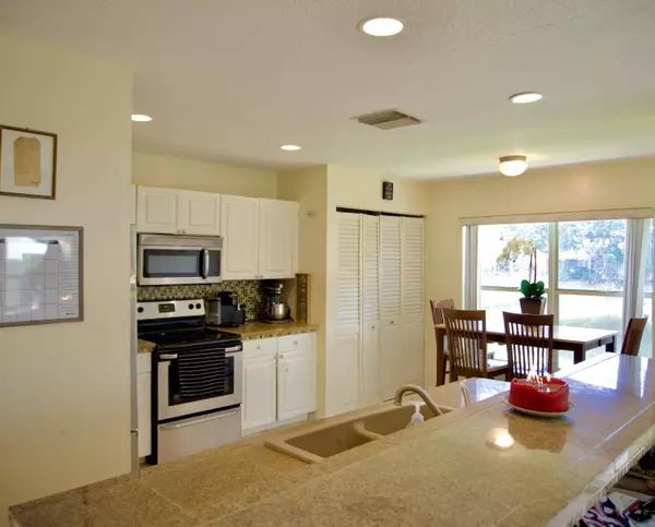 1043 Aspri WAY, Riviera Beach, FL 33418