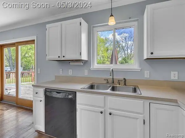 3187 SANDPOINT Drive, Brighton, MI 48114