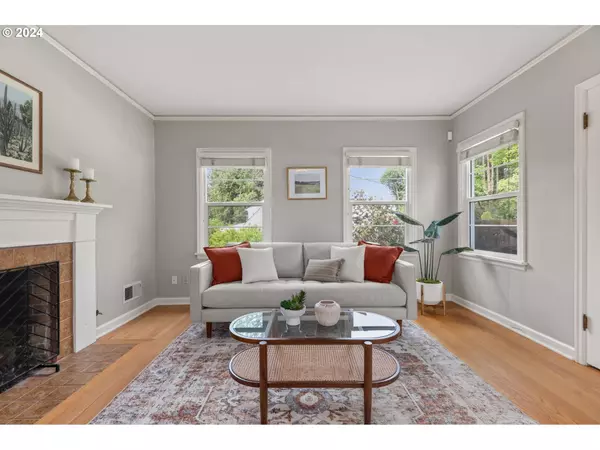 2212 SW TAYLORS FERRY RD, Portland, OR 97219