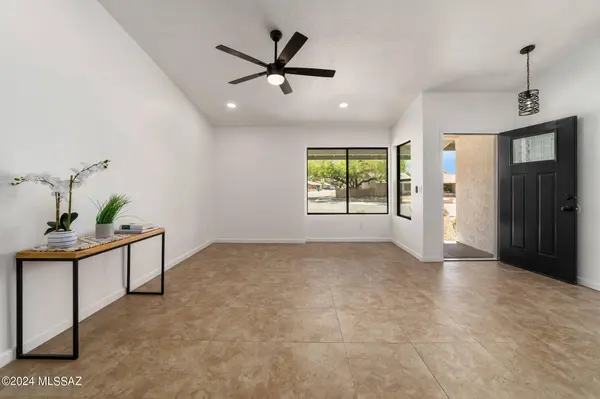 7349 N Heathcliff Avenue, Tucson, AZ 85741