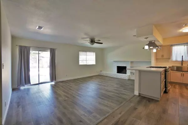 1145 Dominic Way, Hanford, CA 93230