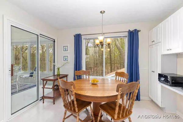 4294 Summerlane NE Avenue, Grand Rapids, MI 49525