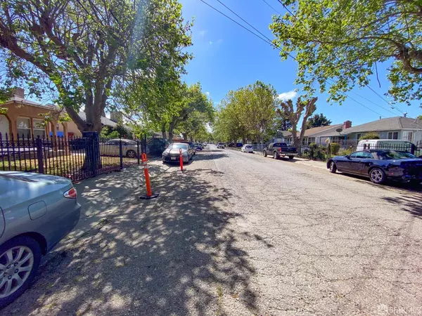 10660 Acalanes DR, Oakland, CA 94603