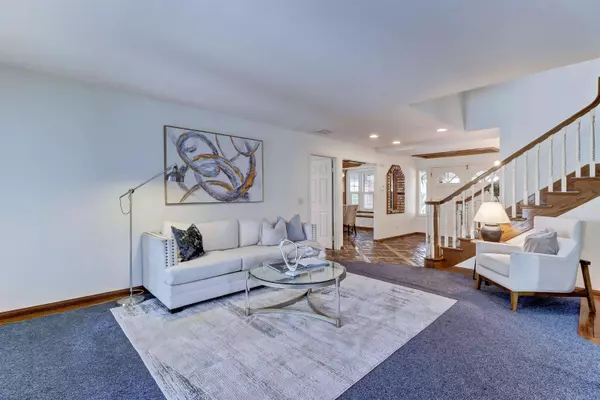 6286 Lake Athabaska Place, San Diego, CA 92119