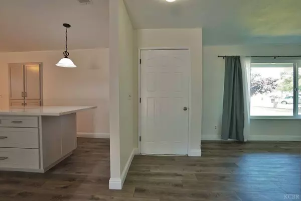 1145 Dominic Way, Hanford, CA 93230