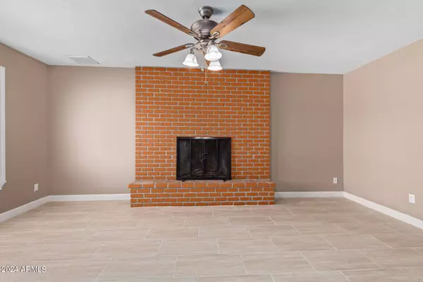 2151 W Enid Avenue, Mesa, AZ 85202