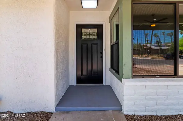 7349 N Heathcliff Avenue, Tucson, AZ 85741