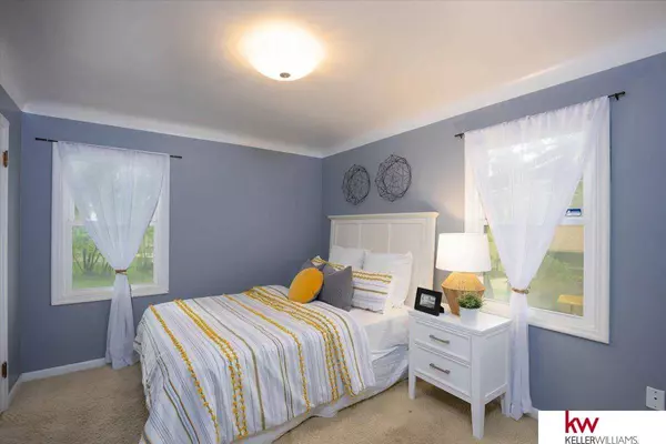 7859 Maple Street, Omaha, NE 68134