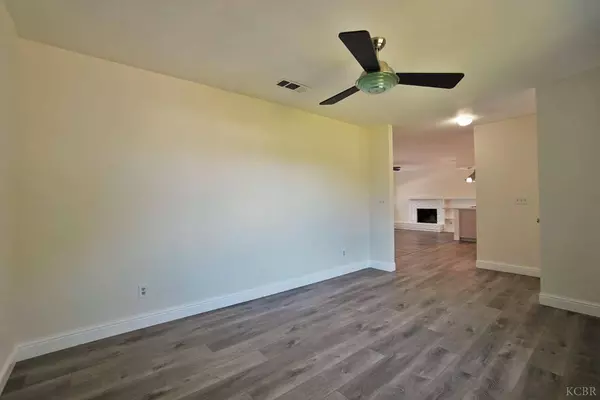 1145 Dominic Way, Hanford, CA 93230