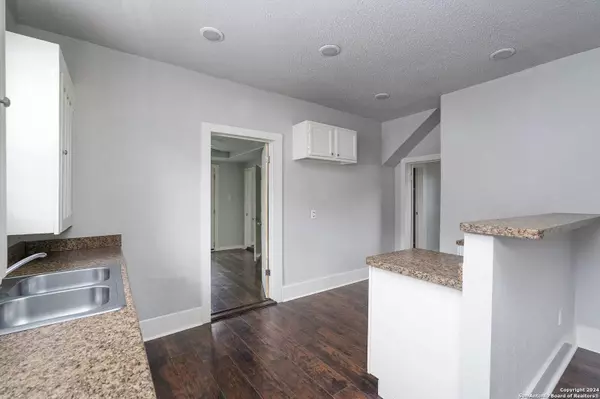 1243 BAILEY, San Antonio, TX 78210