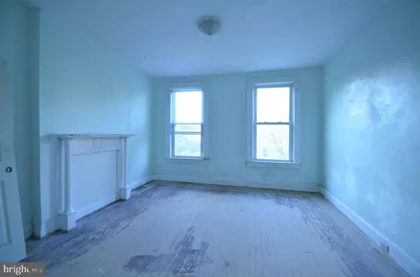 2707 PRESBURY ST, Baltimore, MD 21216