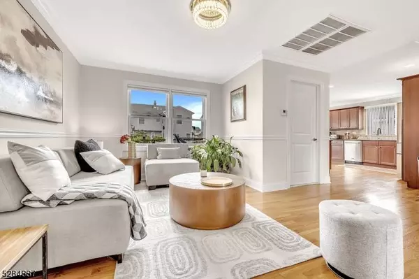 588 Oak Ave, Saddle Brook Twp., NJ 07663