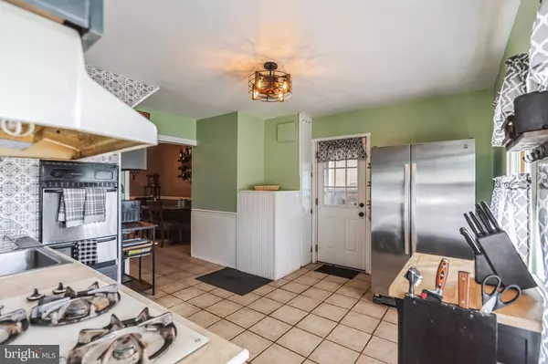 2935 NORMANDY DR, Philadelphia, PA 19154