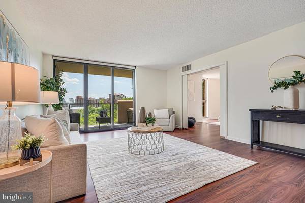 1101 S ARLINGTON RIDGE RD #209, Arlington, VA 22202