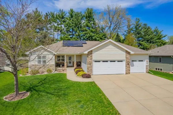 4374 Memorial Circle, Windsor, WI 53598