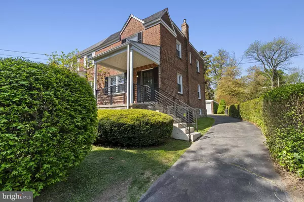 262 E AVON RD, Brookhaven, PA 19015