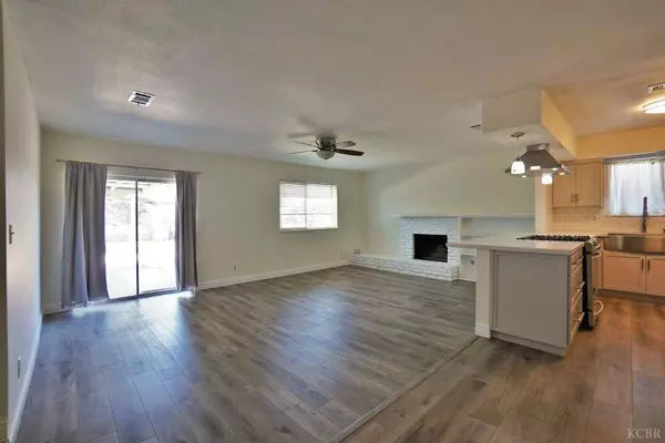 1145 Dominic Way, Hanford, CA 93230