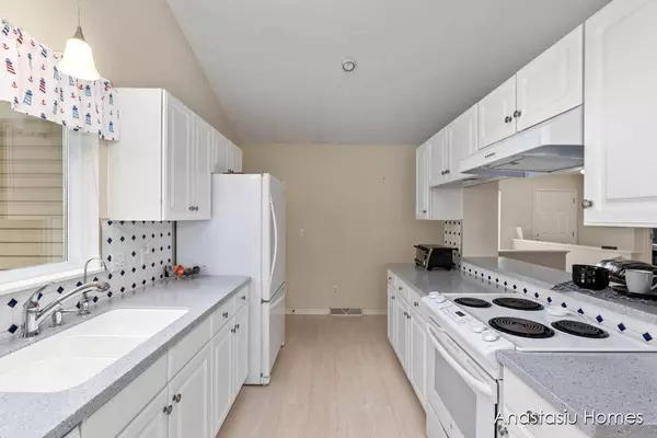 4294 Summerlane NE Avenue, Grand Rapids, MI 49525