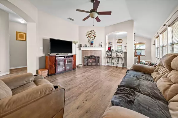 402 Asher, Lindale, TX 75771