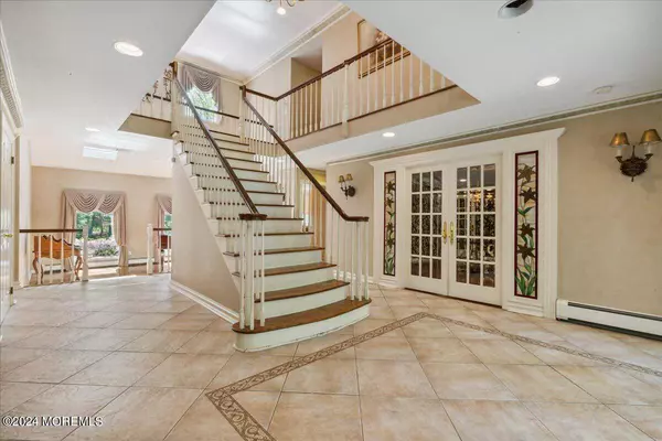 2 Country Club Lane, Marlboro, NJ 07746