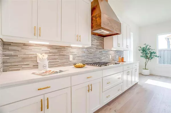 2406 Amesbury Drive, Midlothian, TX 76065