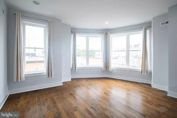 1241 S 24th St #B, Philadelphia, PA 19146-4127