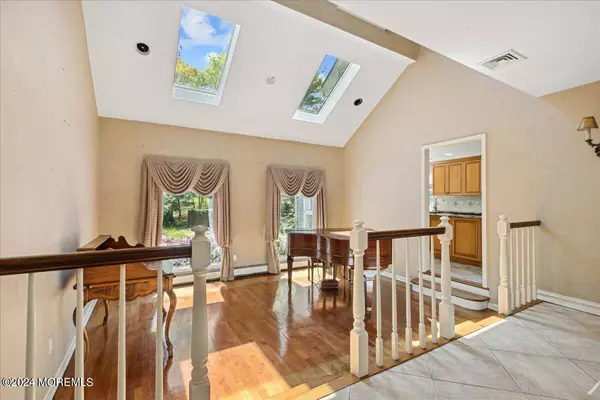 2 Country Club Lane, Marlboro, NJ 07746