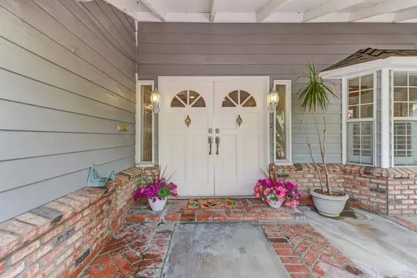 6286 Lake Athabaska Place, San Diego, CA 92119