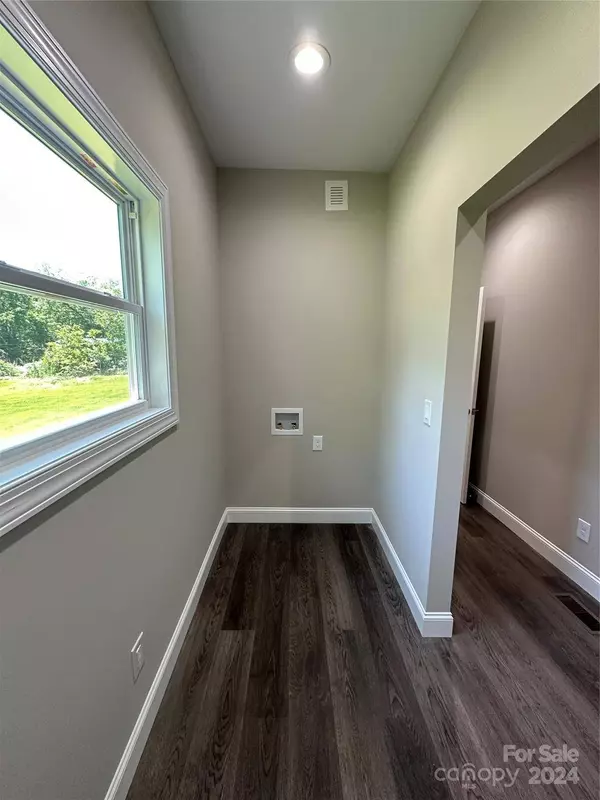 6055 Little Mountain RD, Sherrills Ford, NC 28673