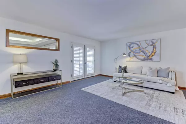 6286 Lake Athabaska Place, San Diego, CA 92119