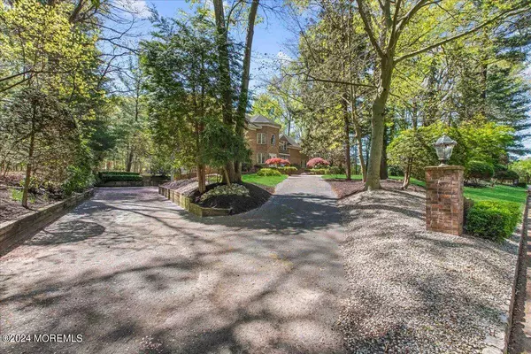 2 Country Club Lane, Marlboro, NJ 07746