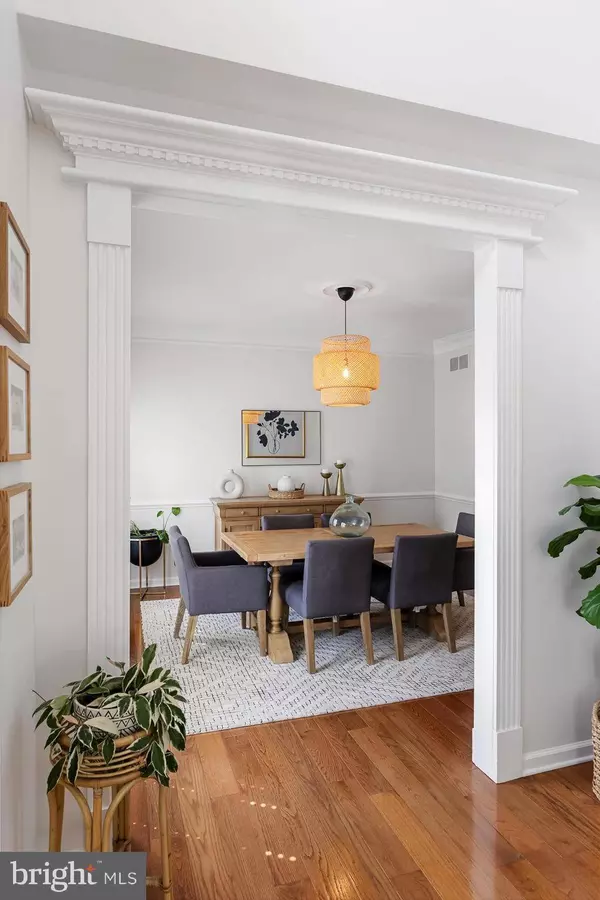 9 SWEDES LN, Moorestown, NJ 08057