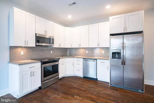 1241 S 24th St #B, Philadelphia, PA 19146-4127