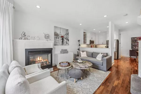 2416 29 ST SW #1, Calgary, AB T3E 2K4