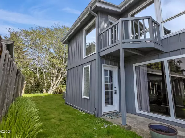 3710 SE Dune AVE, Lincoln City, OR 97367