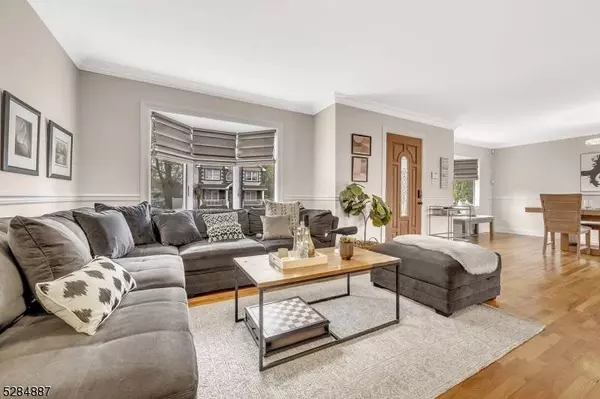 588 Oak Ave, Saddle Brook Twp., NJ 07663