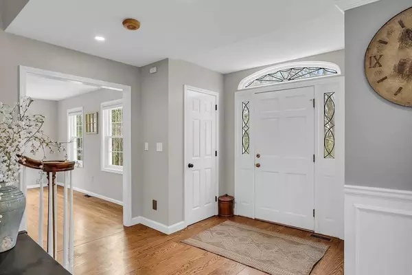 10 Jenkins Rd, Andover, MA 01810