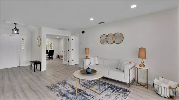 6632 ENGLELAKE DR, Lakeland, FL 33813