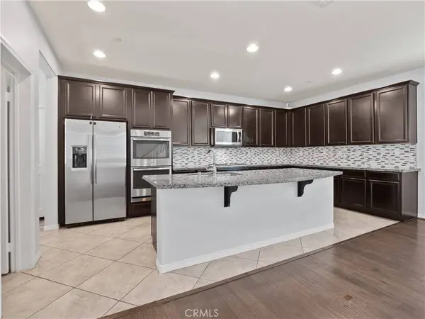 28354 Vista Del Rio DR, Valencia, CA 91354