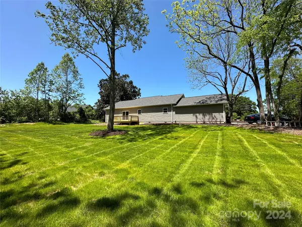 6055 Little Mountain RD, Sherrills Ford, NC 28673