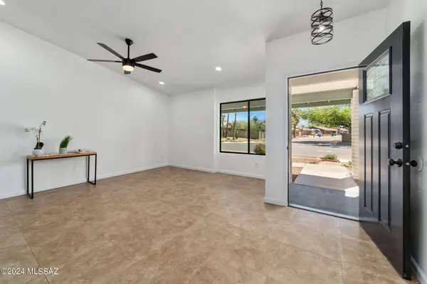 7349 N Heathcliff Avenue, Tucson, AZ 85741