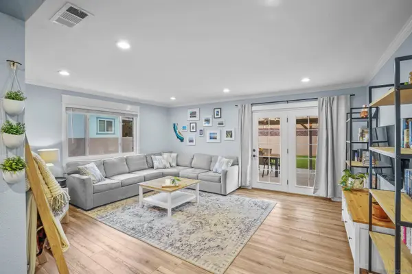 9178 Bird St, Santee, CA 92071